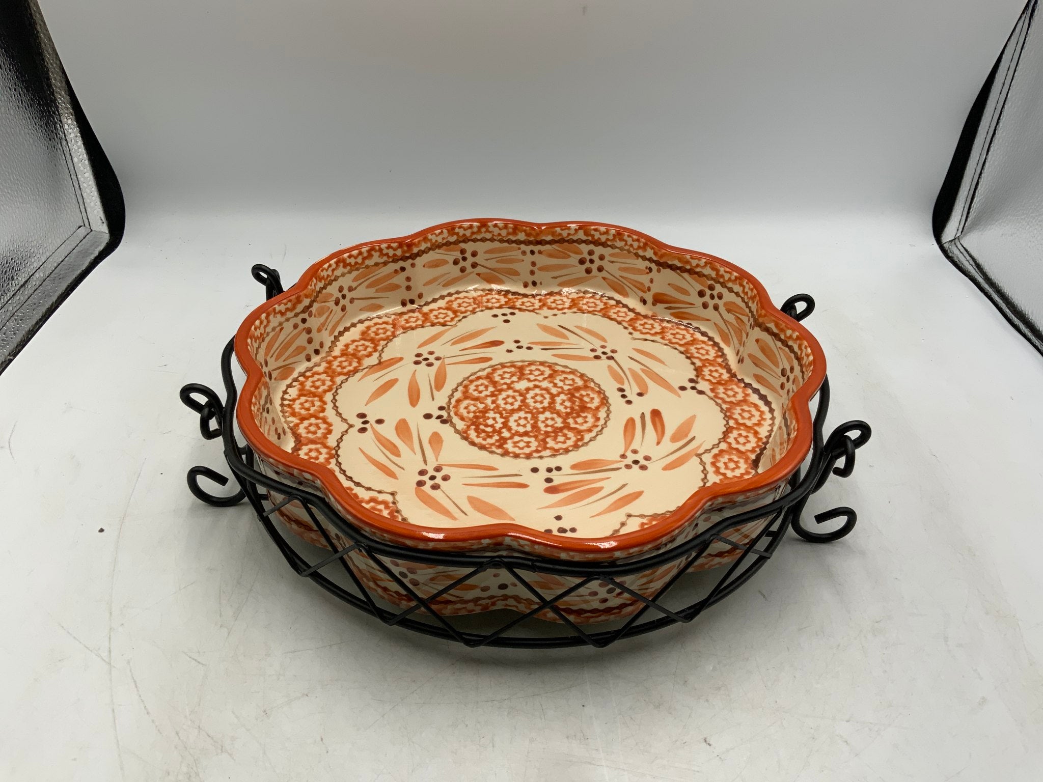 Temptations Old World 10" Quiche with Carrier
